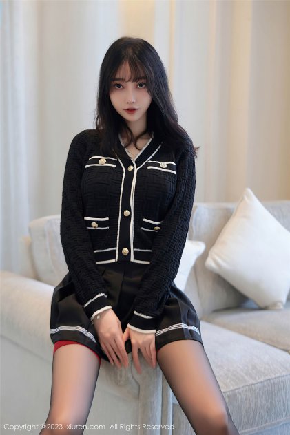 何曼婷图片海报